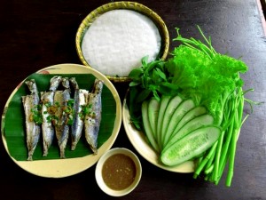 Món cá nục cuốn bánh tráng Đà Nẵng
